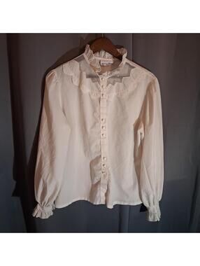 Vintage Cream Button Front Blouse with Lace Collar and Pearl Buttons